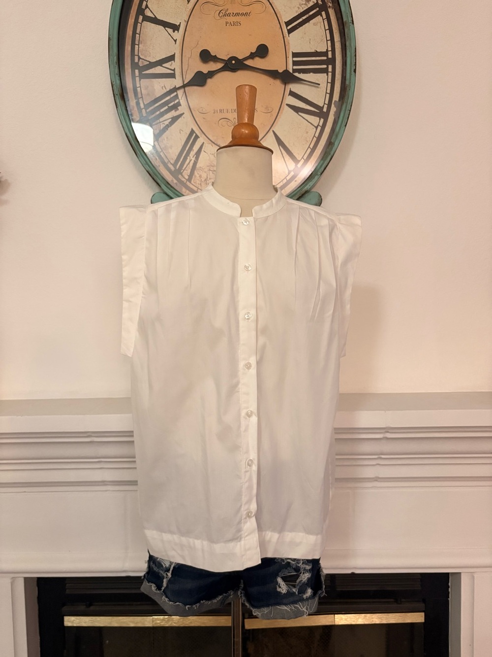 Banana Republic White Cap-Sleeve Button-Down Top